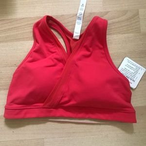 Lululemon deep v neck bra NWT